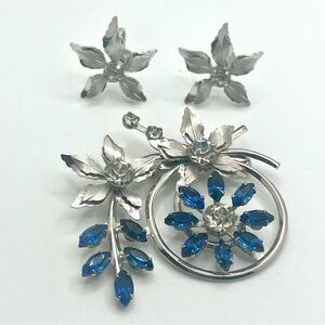 Vintage BN Bugbee Niles Blue Rhinestone Brooch & Screw Back Earrings Floral